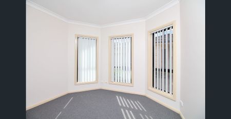 UPDATED 3-BEDROOM VILLA IN QUIET & PRIVATE COMPLEX! - Photo 2