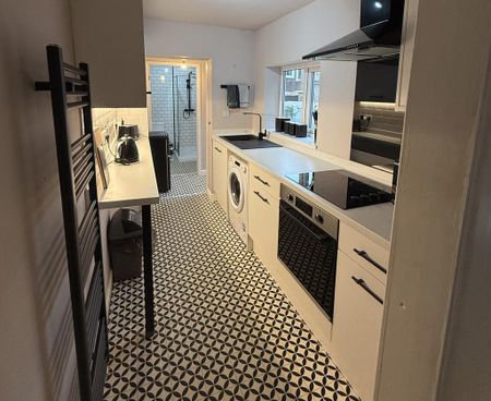 3 bedroom terraced house to rent - Photo 4