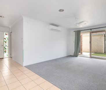 Open and Spacious Family Home! - Photo 1