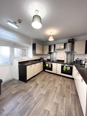 10 bedroom house share to rent - Photo 5