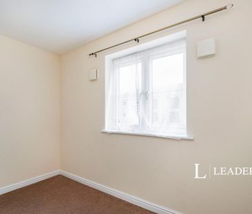 3 bedroom flat to rent - Photo 5