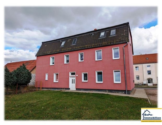 2-Raumwohnung im Erdgeschoss, mit PKW-Stellplatz zu vermieten - Photo 1