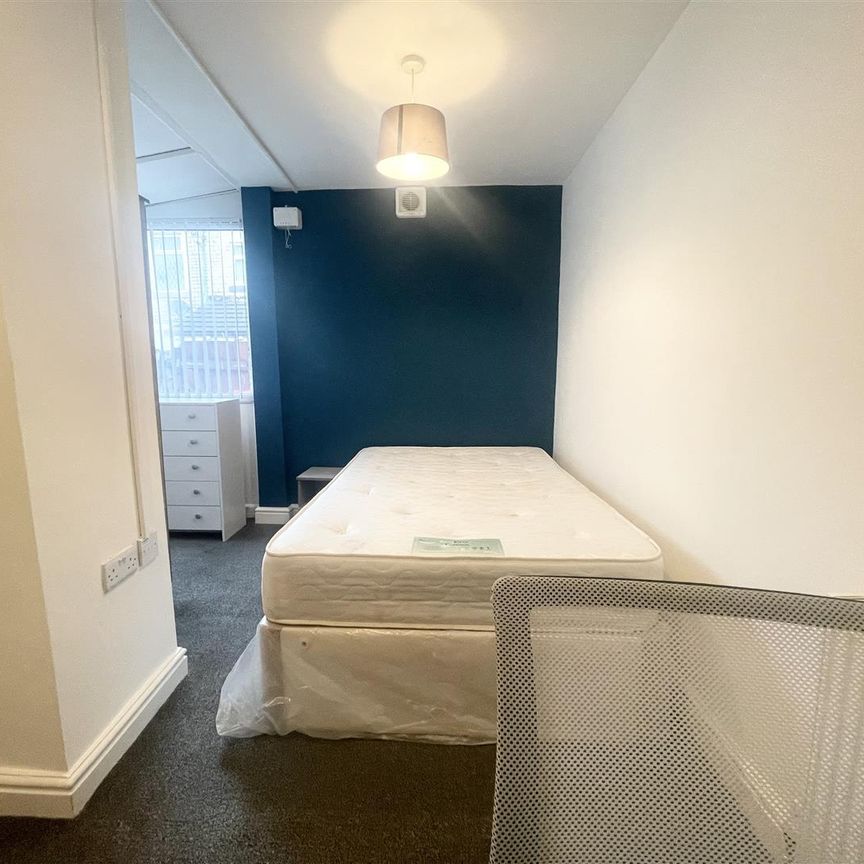 1 bed house share to rent in Prince Street, Burnley, BB11 - Photo 1