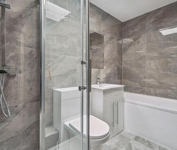 3 bedroom flat to rent - Photo 6