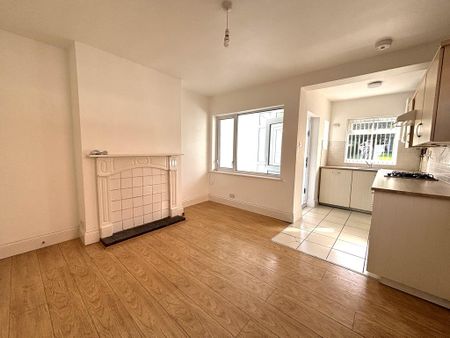 2 bedroom semi-detached house to rent - Photo 3