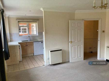 2 bedroom flat to rent - Photo 4