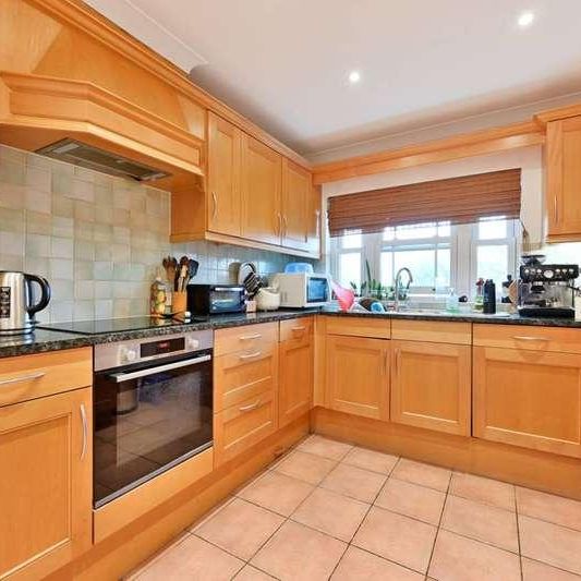 Wyatt Drive, Castelnau, SW13 - Photo 1