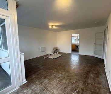 Woking, Surrey, GU22 - Photo 2