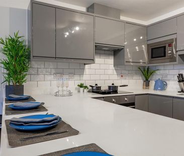 1 bedroom in a flat share to rent - Photo 5