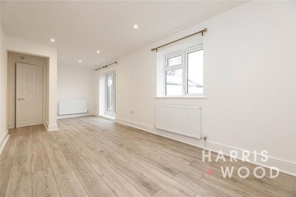 2 bedroom end of terrace house to rent - Photo 1