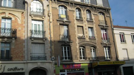 Appartement RUE DU COLONEL FABIEN - Photo 2