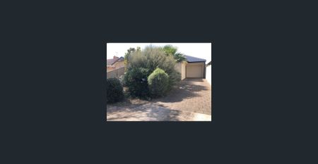 Charming Family Home - Photo 2