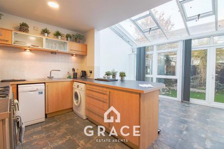 3 bedroom terraced house to rent - Photo 4