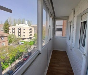 Piso de alquiler en Calle de Añastro, Apóstol Santiago - Photo 1