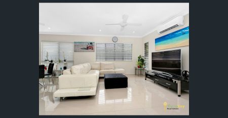 Perfect Location & 5KW SOLAR!!! - Photo 2