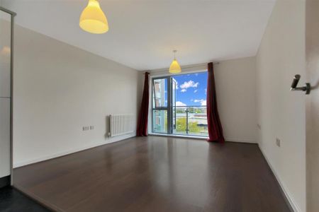 2 bedroom flat to rent - Photo 2