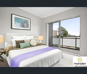 SPACIOUS TWO BEDROOM UNIT IN PRIME LOCATION ! - Photo 3