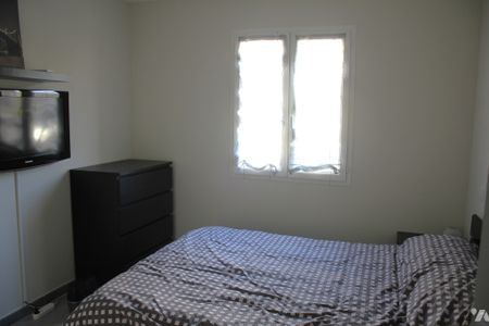 Maison de plain pied 73m2, T3 + mezzanine + jardin + parking - Photo 2