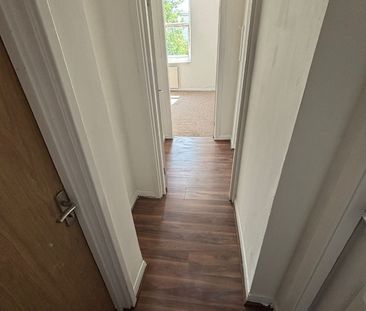 1 Bed Flat, Bury New Road, M7 - Photo 1