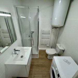 Location Appartement 1 pièce NICE 06300 - Photo 2