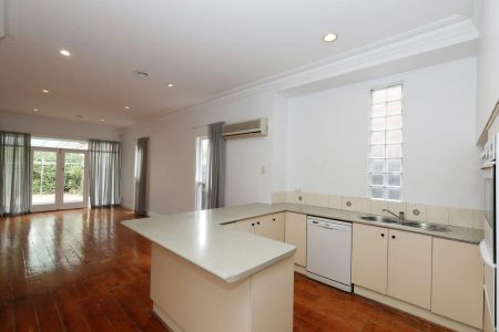 43 Mirls Street, Newport. - Photo 4