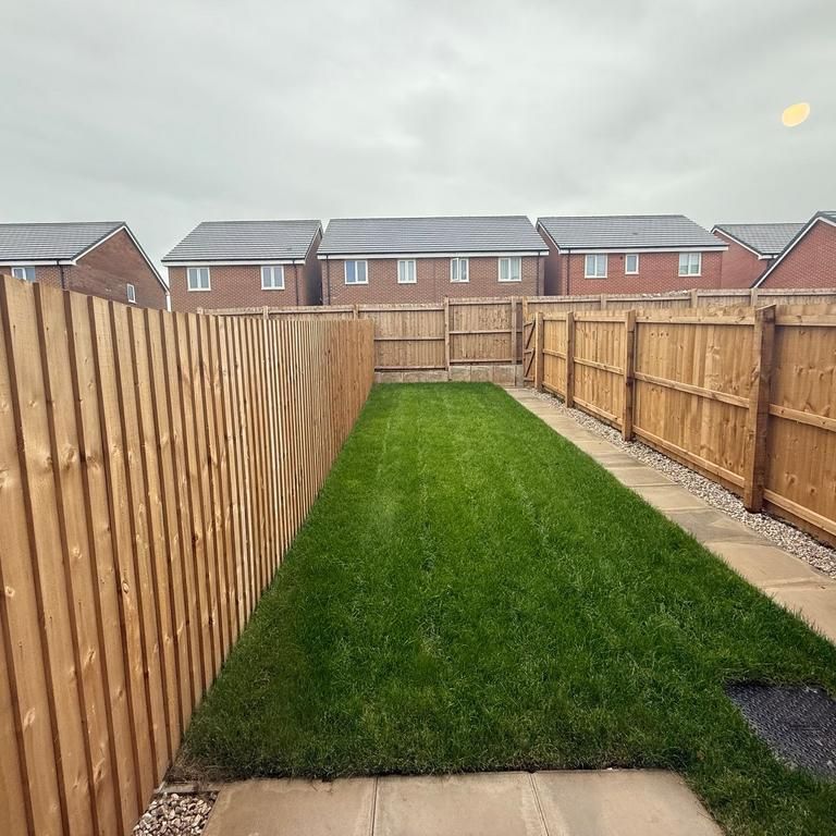 3 bedroom terraced house to rent - Photo 1