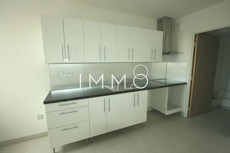 Location Appartement 3 pièces 65m² MARSEILLE 8ème - Photo 5