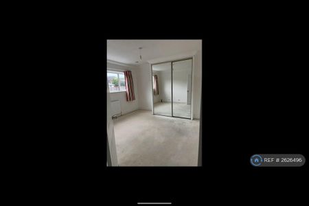 3 bedroom flat to rent - Photo 4