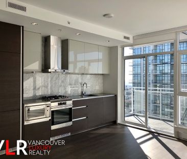 Condo in Burnaby, BC - Photo 5