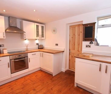 Kings Road, Godalming, Surrey, GU7 - Photo 2