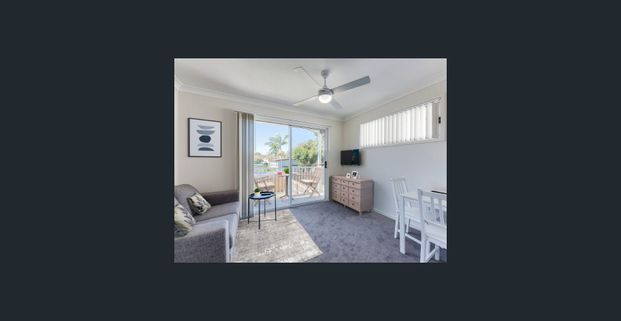 MODERN, FULLY FURNISHED STUDIO APARTMENT WITH BILLS INCLUDED* - Photo 1