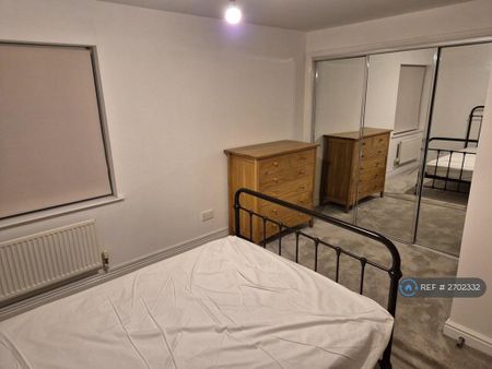 2 bedroom flat to rent - Photo 4