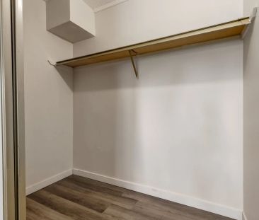 - 2 Bedroom at King's Alley - Photo 5