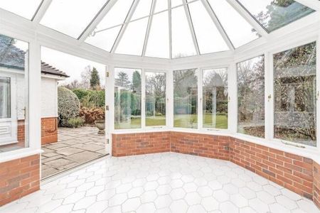 4 bedroom detached house to rent - Photo 2