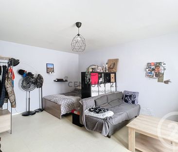 Location Appartement 1 pièce 35m² CREPY EN VALOIS 60800 - Photo 2