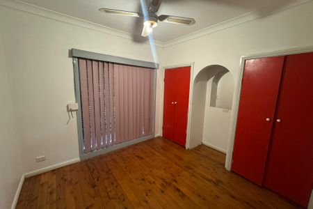 View Tuesday at 4pm - 4.20pm - Photo 3