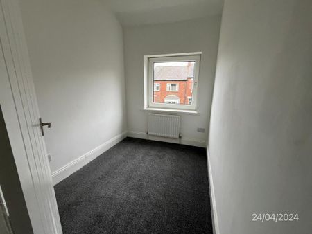 3 bedroom terraced house to rent - Photo 5