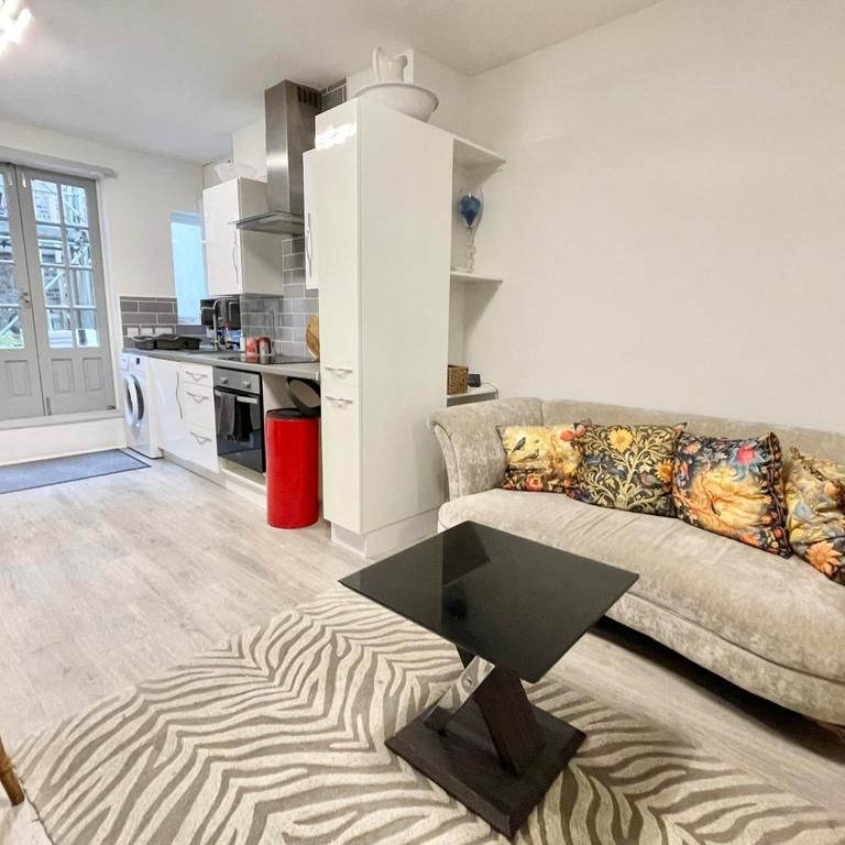 2 bedroom terraced house to rent - Photo 1