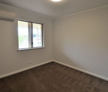 COOKE POINT SPLENDOUR - Well Maintained 4x1 Home - Photo 5