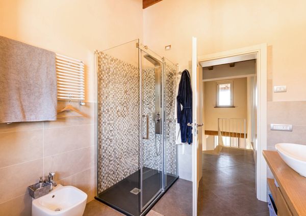 Villa in Affitto a Seravezza – Zona: Querceta