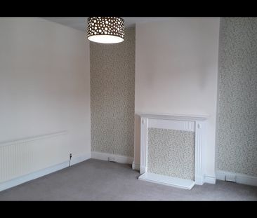 1 Bed Flat, New Basford, NG7 - Photo 2