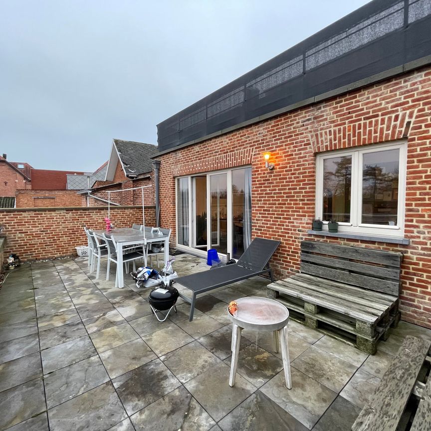 Lichtrijk appartement in nieuwstaat - Photo 1