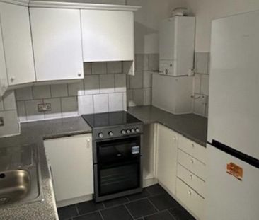 3 bedroom end of terrace house to rent - Photo 5