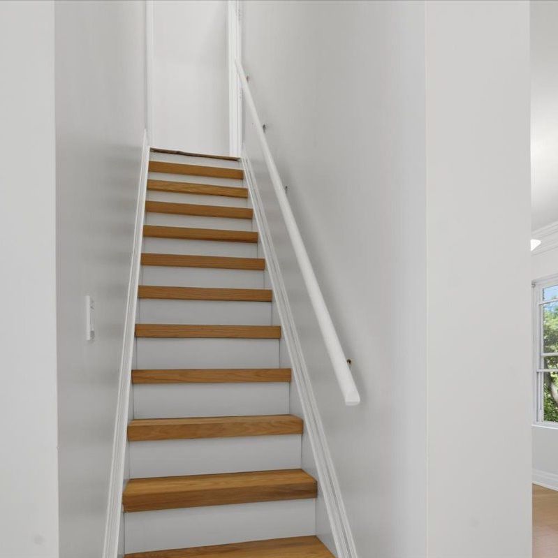 For Lease - 33 Rose Avenue Unit# Upper Unit, Toronto, Ontario - Photo 1