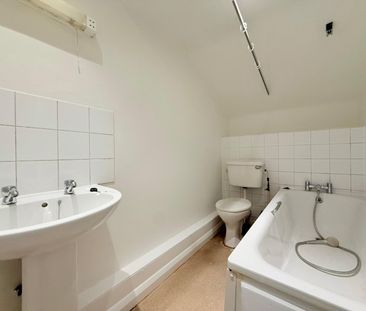 Mill Close, Bagshot - 2 bedrooms Property for lettings - Seymours - Photo 5