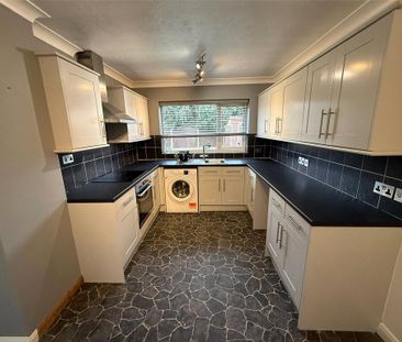 3 bedroom semi-detached house to rent - Photo 2