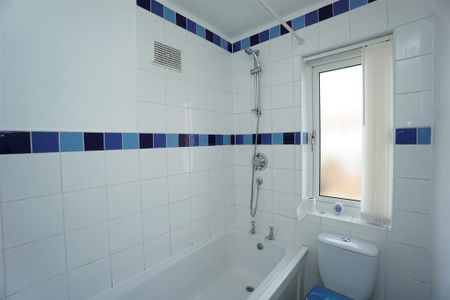 2 bedroom semi-detached house to rent - Photo 5