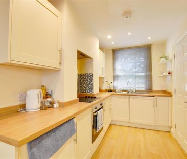 2 Bed House - Terraced - Photo 4