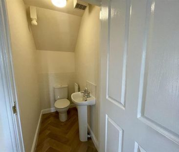 3 bedroom detached house to rent - Photo 3