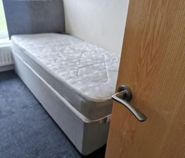 4 bedroom maisonette to rent - Photo 4